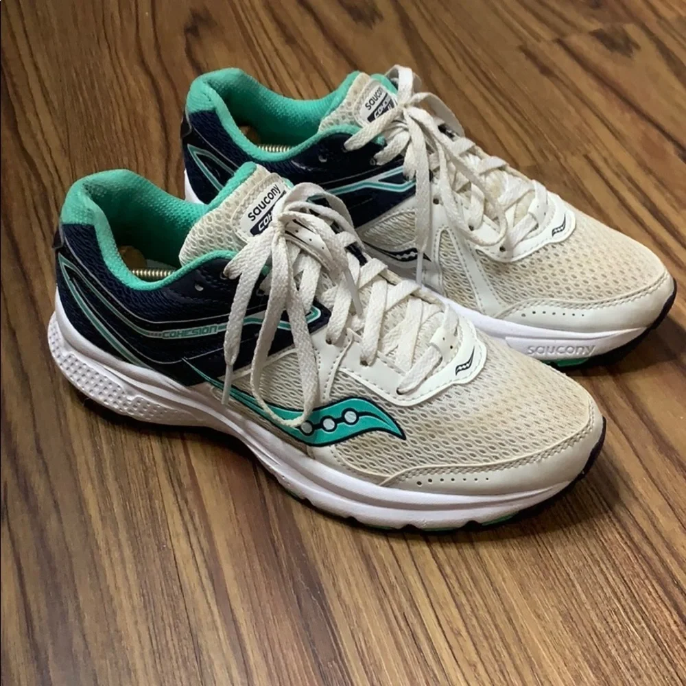Saucony women athletic